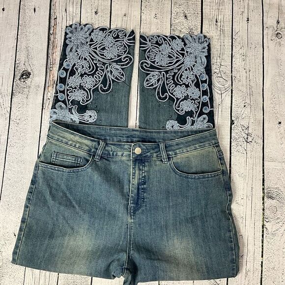 SOFT SURROUNDINGS Straight Leg Lace Embroidered High Rise Jeans - Picture 1 of 8